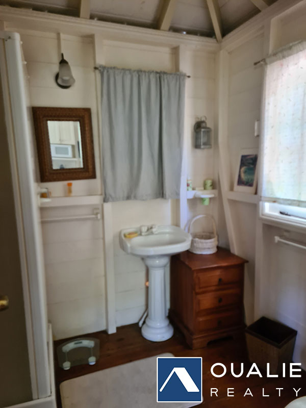 12 of 25 from Oualie Realty