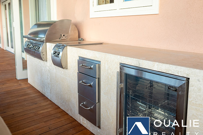 8 of 30 from Oualie Realty